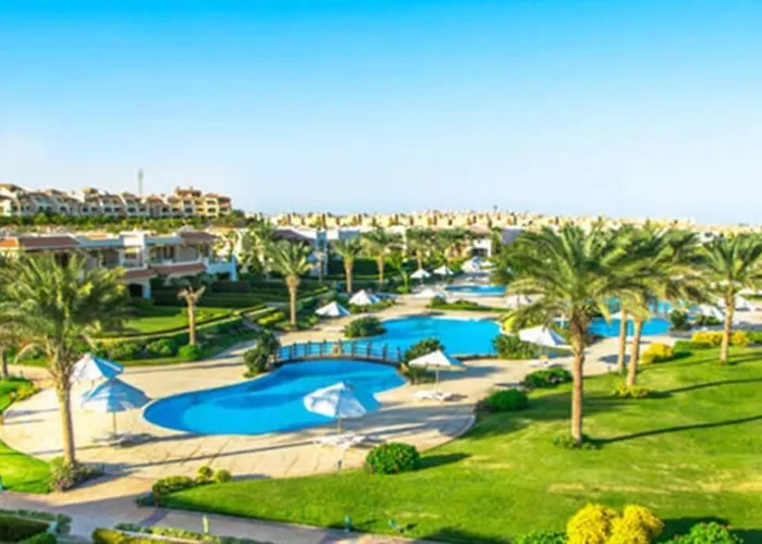 La Vista Topaz Sokhna - Garden Chalet With Jacuzzi & Private Entrance, On The Pool & Near The Beach