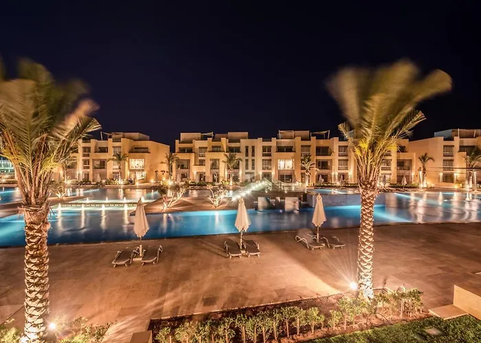 Epic & Exquisite 2 Bedroom W Beach & Pool Mangroovy