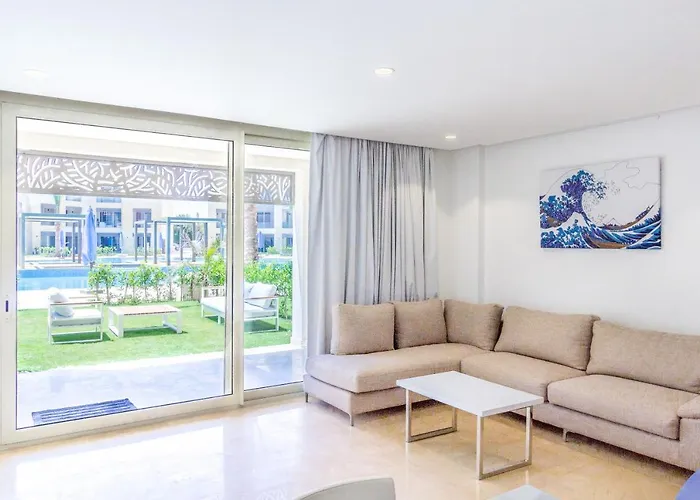 Ollystays - Beach & Pool Free Access, Mangroovy 2Br !