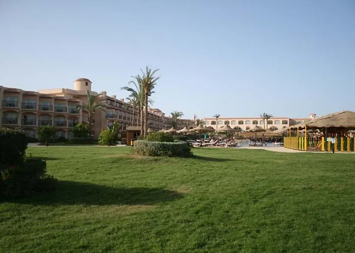 Pyramisa Beach Resort Sahl Hasheesh - Studio Apartment
