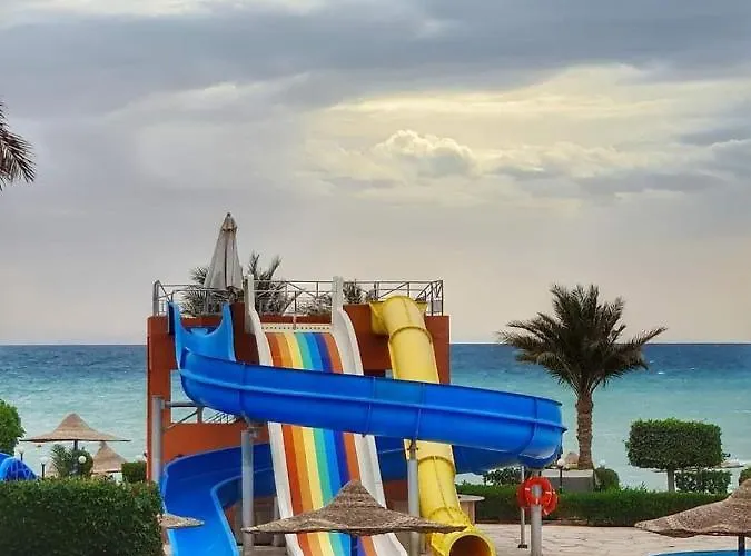 منتجع ريد كاربت السخنة