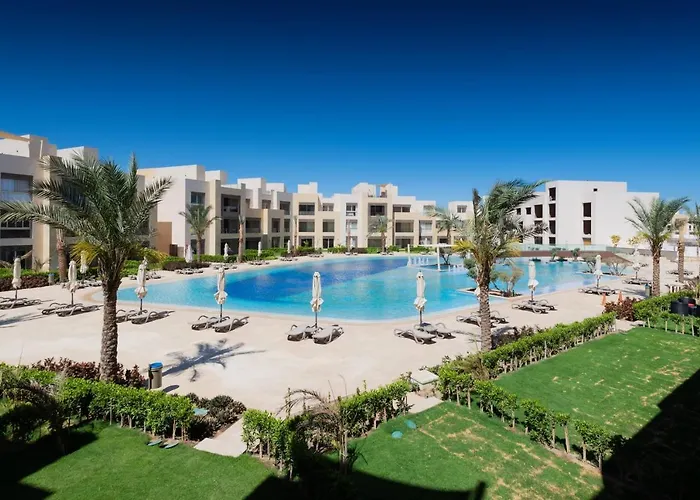 Dashing 2 Bdr Mangroovy Free Pool & Beach Access