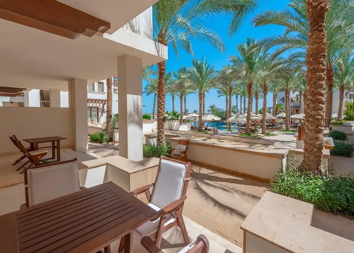 Classy 1-Bedroom Apartment In Ancient Sands With Pool View