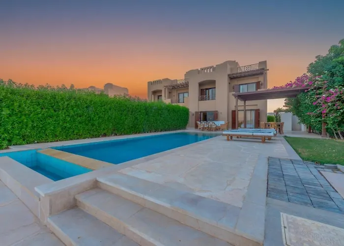 3Br Family Villa In Sabina, El Gouna, Lagoon & Private Heated Pool