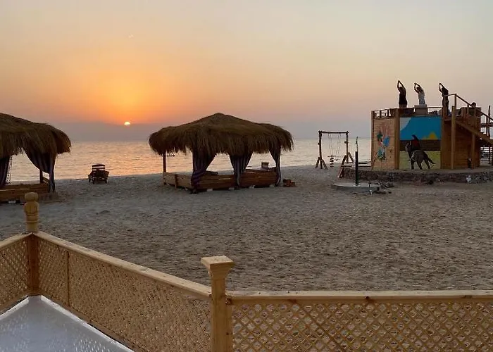Alkhalil Beach Camp