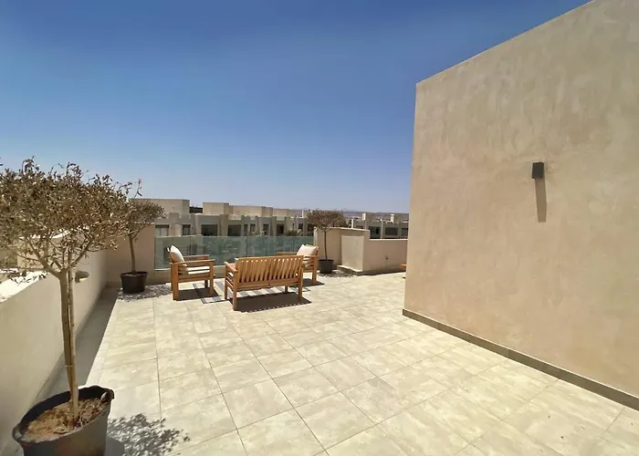 Radiant & Ravishing 2 Bdr Mangroovy Free Beach & Pool Access