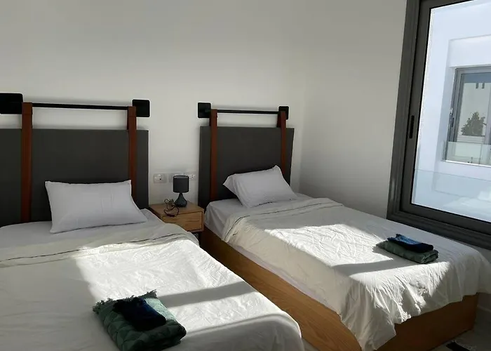 2 Bedroom With A Private Heated Pool In Sholan2