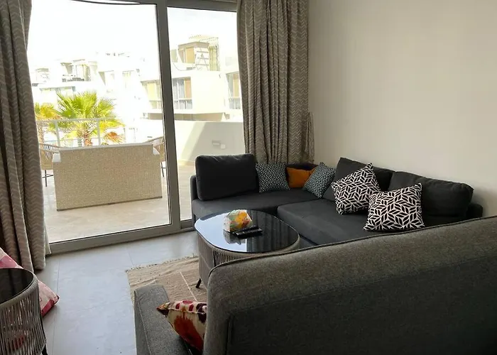 Ground Floor One Bedroom Overlooking The Pool.