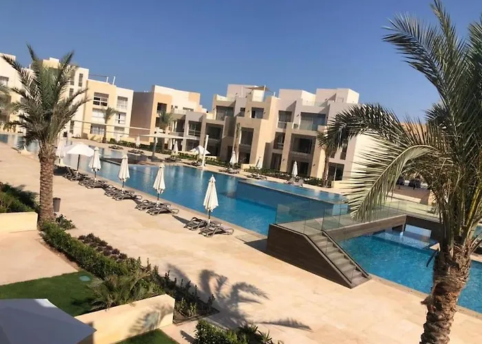 Mangroovy - 2Br La Blanca Pool View
