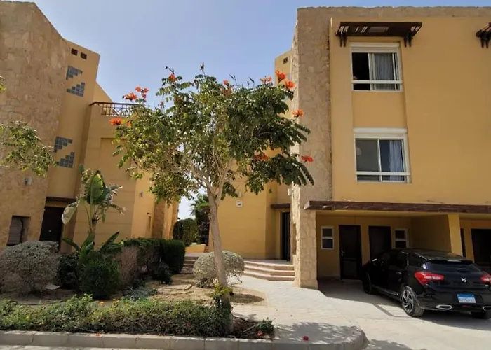 Spacious 6-Brs In El-Sokhna /Beach & Pool Access