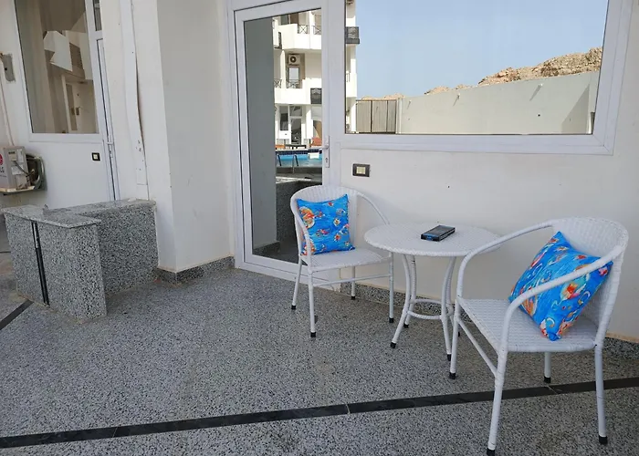 Pool View Studio With Terrace