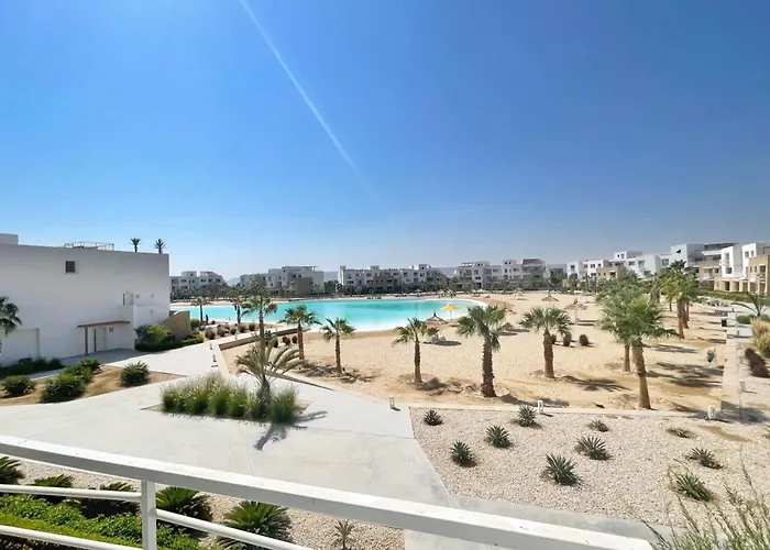 Charming & Beautifully Styled 3Bdr Swan Lake Gouna
