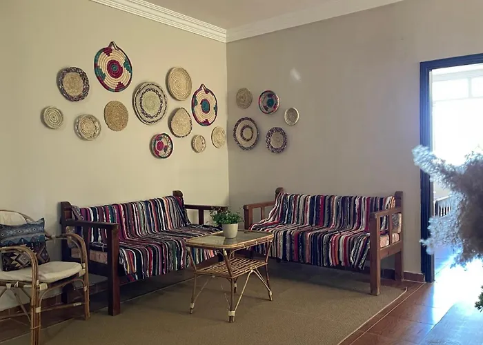 La Casa Budget