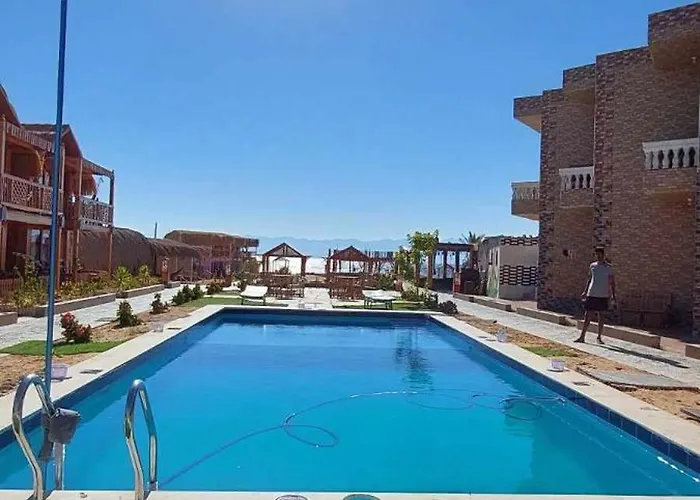 Green Beach Camp & Hotel