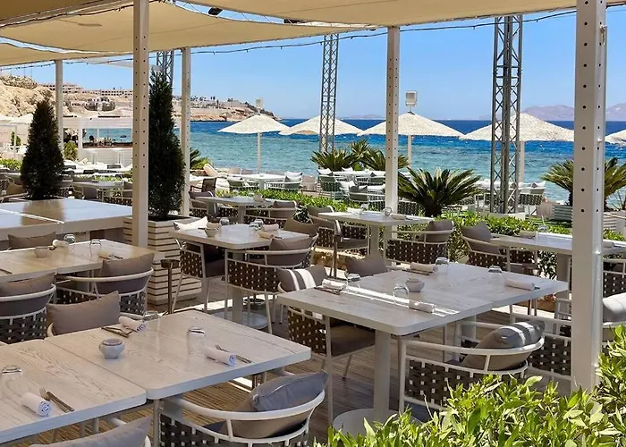 ℂoral Bay Dream - Luxury Sunset Sea View Apartment