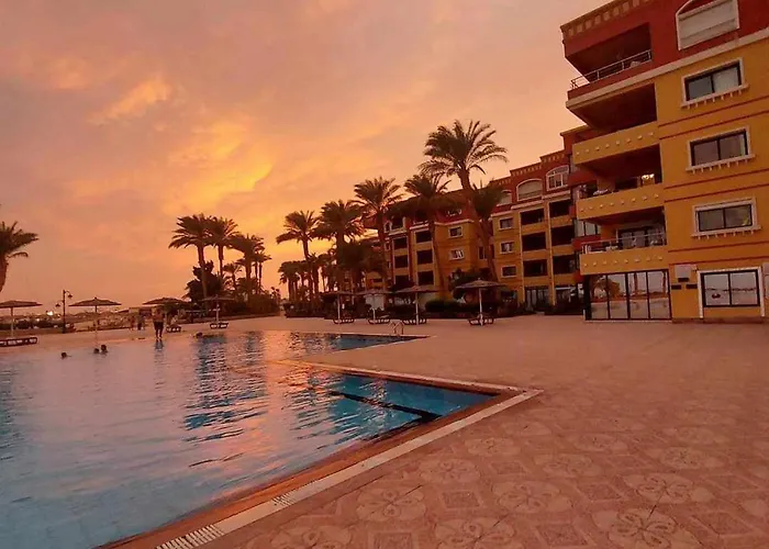 Esplanada Beach Apartment, No Single Men