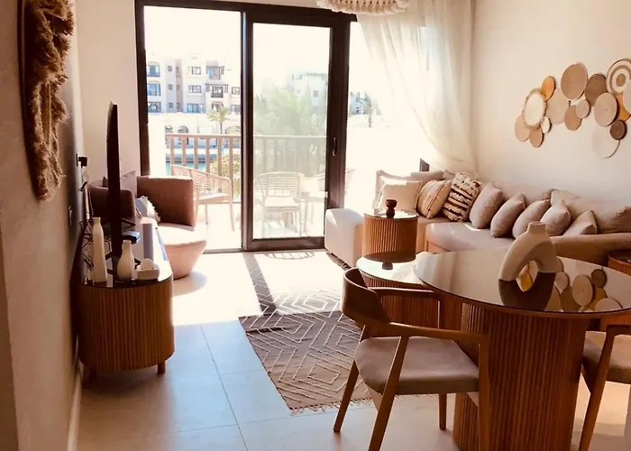 New Apartment Overlooking The Marina In Elgouna