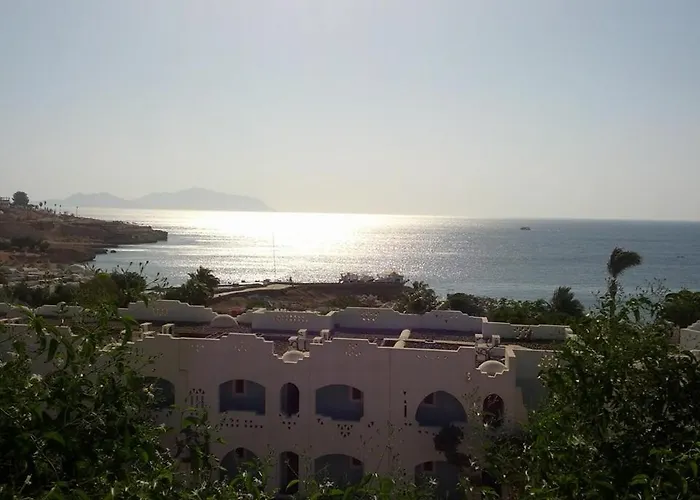 Beautiful Flt In Coral Bay
