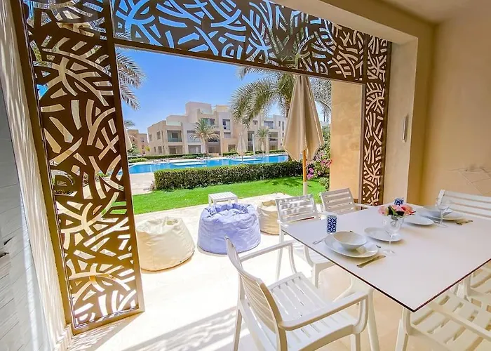 Cozy 1 Bedroom Ground Floor Apartment With Pool