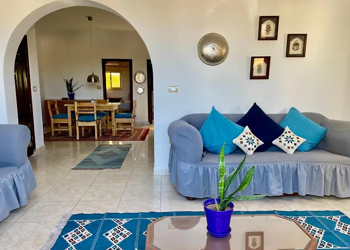 Seaview Spacious Apartment