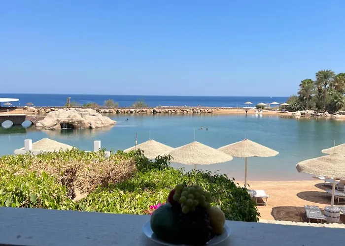 Domina coral bay Beach&lake direct view 3