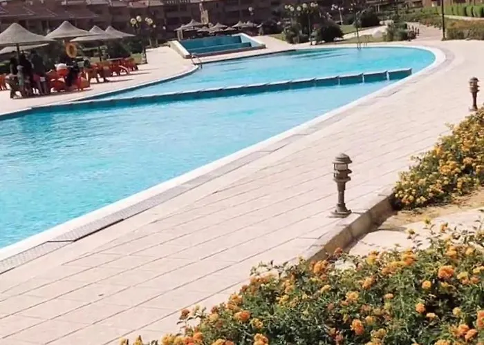 قريه ماليبو الزعفرانه