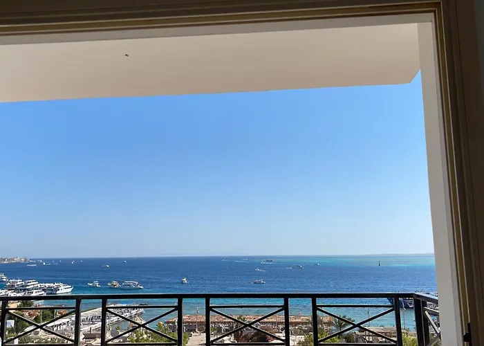 Sea View Apartment , 3 Bedrooms In City Center Front Of The Sea F 10