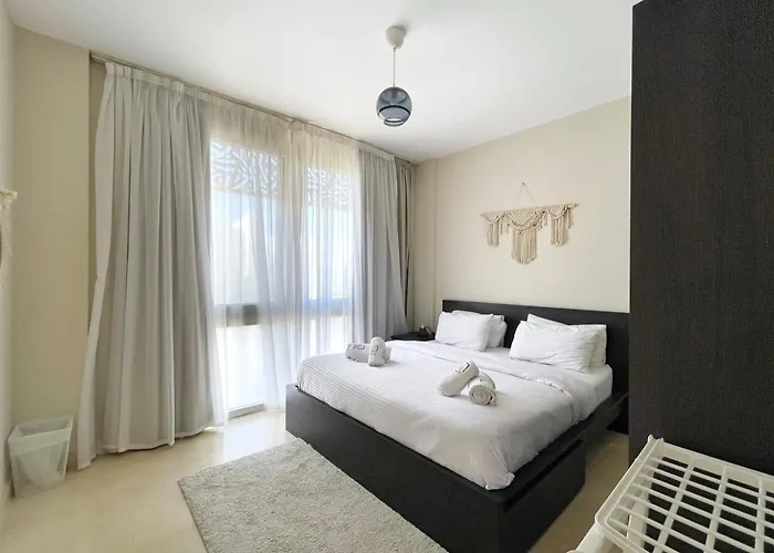 Minimal & Mere 1 Bdr Mangroovy Free Beach & Pool