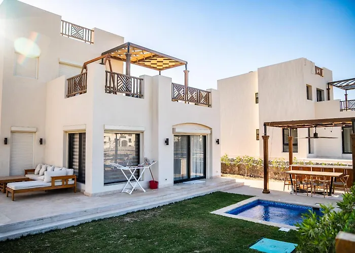 4 Bedrooms, Luxury Villa Makadi Heights