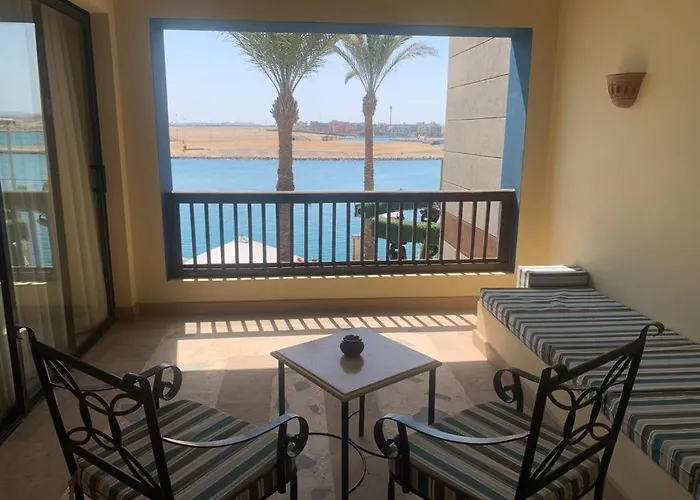 Marina Bliss-Seaside Retreat