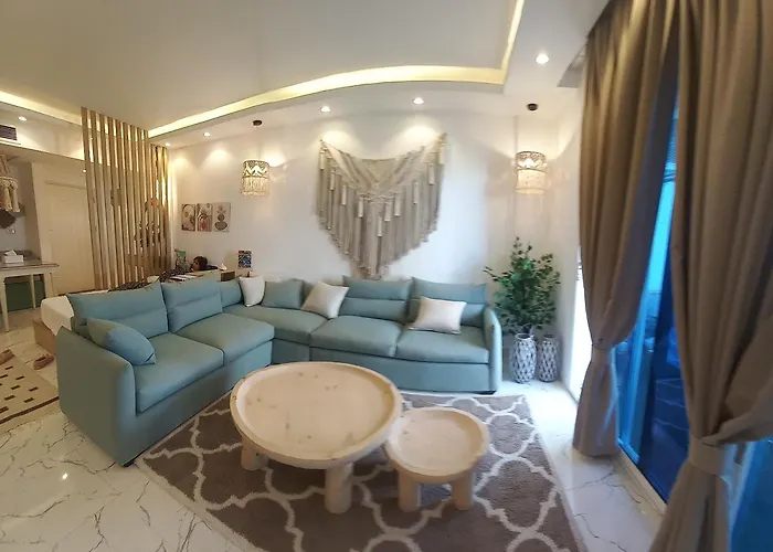 Beachfront Boho Style Apartment In Fanadir Bay