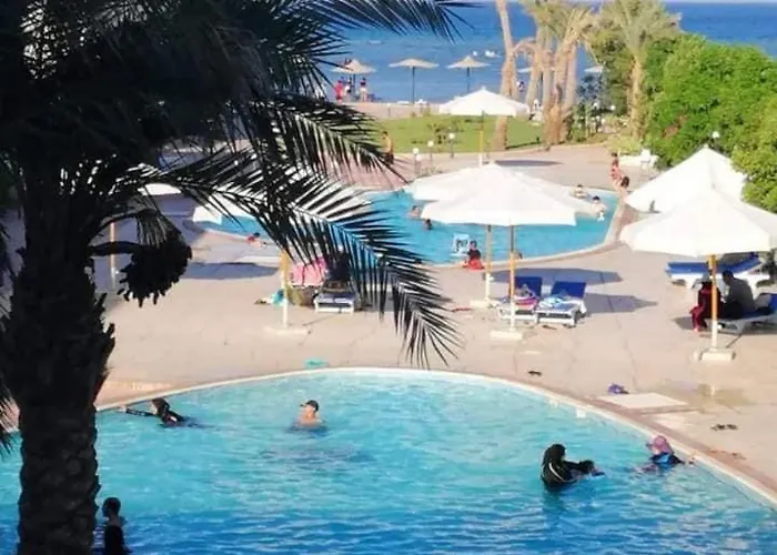 Luxury Cecelia Resort Hotel