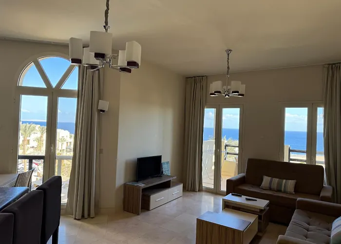 Roof Top Apartment With Panorama View