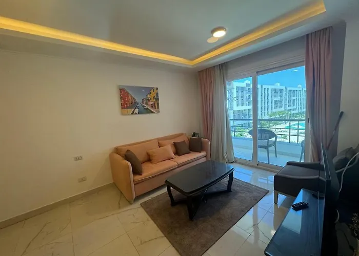 Cozy One Bedroom In A Compound With Beach Ac