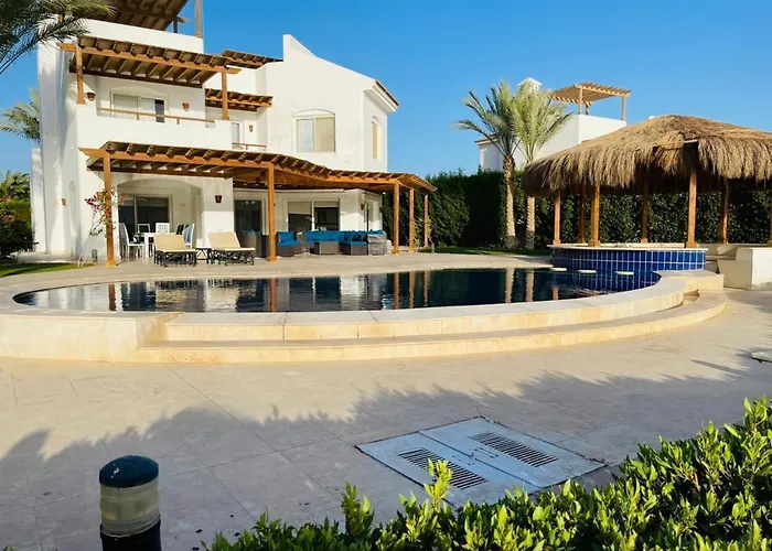 5 Bedroom Villa With Private Pool At El Gouna