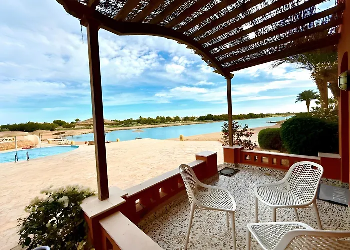 Exquisite 1Br Chalet With Pool And Beach Front El Gouna