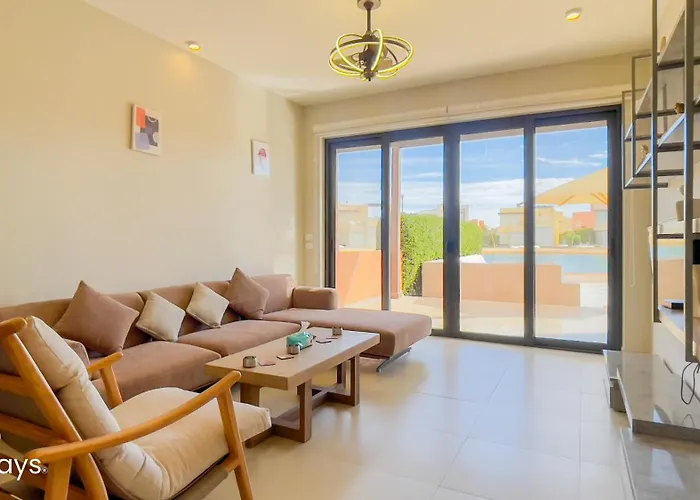 Ollystays Luxury Tawila 3Br Townhouse, Lagoon View, Shared Pool
