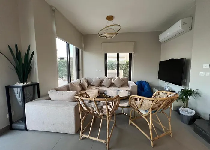 Luxury 4Br Cyan Villa • Private Pool