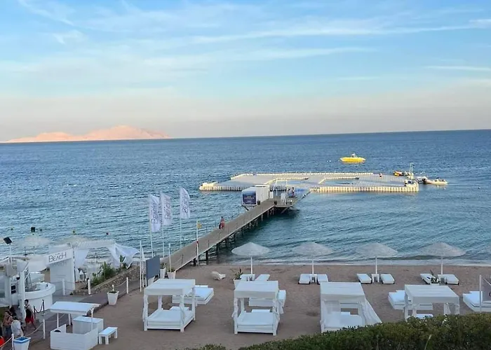 Bellissimo appartamento vista mare sulla piscina