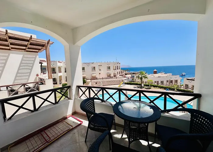 Shark'S Bay Oasis 2 Bedrooms Apartment With Private Free Beach