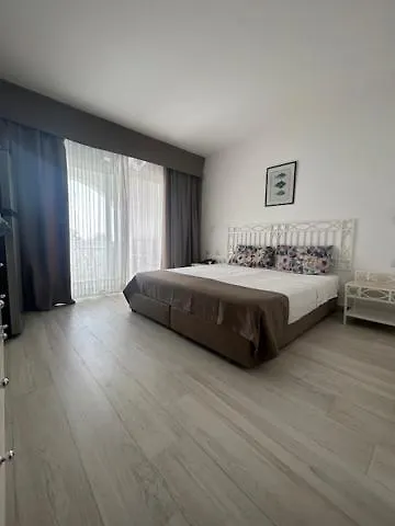 Domina Coralbay Aquamarine camera privata