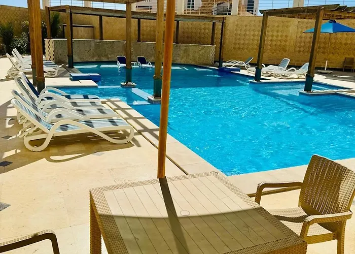 Royal Home Sea View Montazah Sharm, Airport&Soho