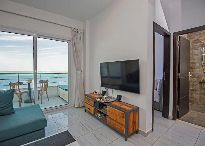 Amazing 2 Bedroom Apartment With Sea View In Hurghada