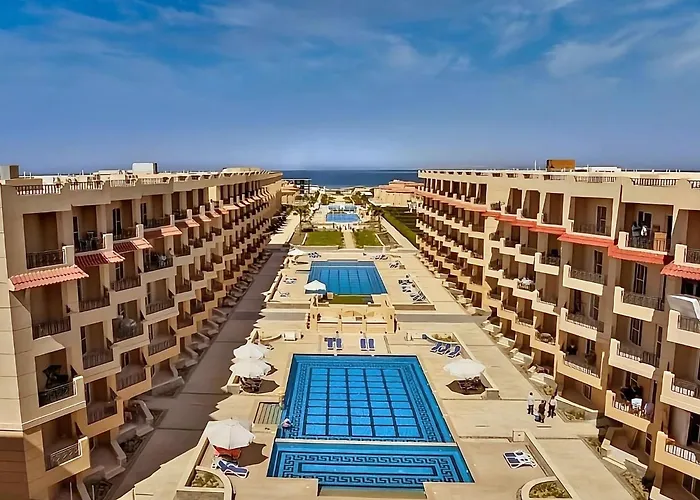 Luxury Selena Bay Apartment- Private Beach, Kite School 5 Pools