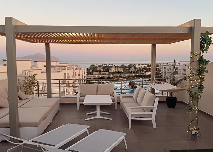 Sunny Beach Penthouse Free Beach, Pools, And Privat Roof