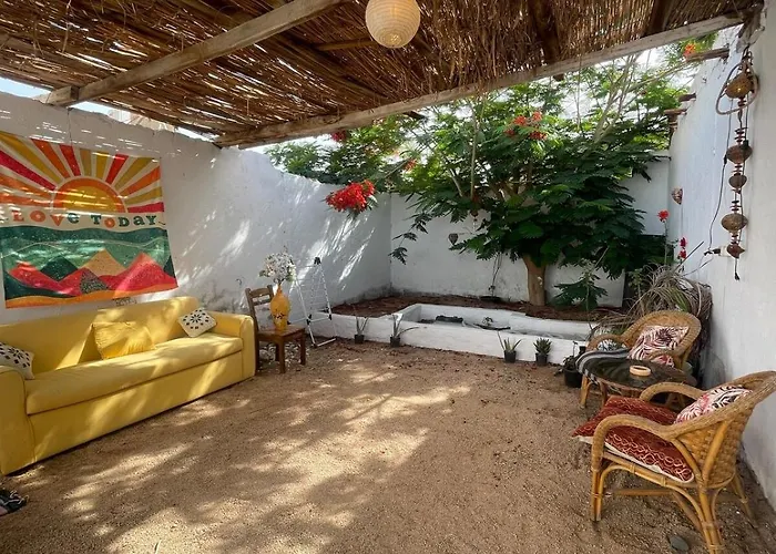 Spacious Bedouin Home With Large Private Garden