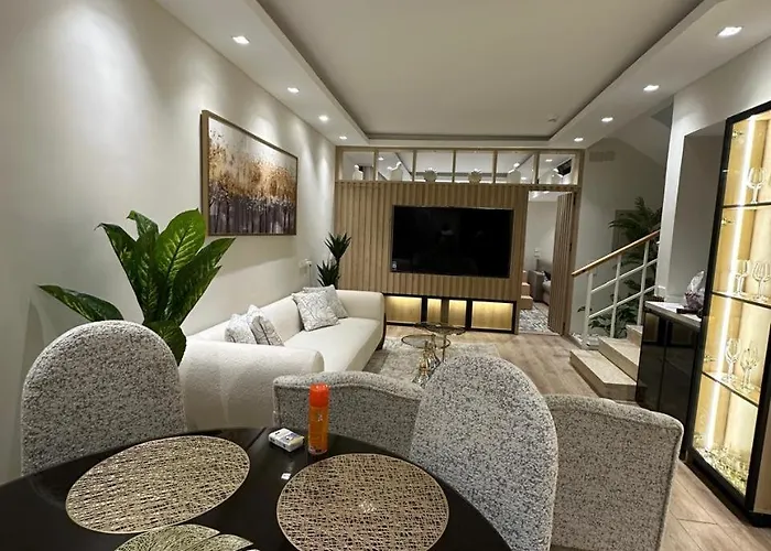 Luxury 03 Rooms Chalet, Beach Front