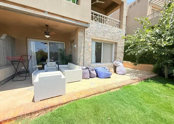 Lux 3Brs Steps From Pool Chalet