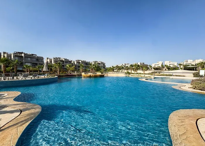Chalets With Pool & Beach Access Ein Bay