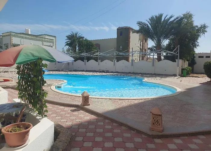 Makramia Pool View Studio